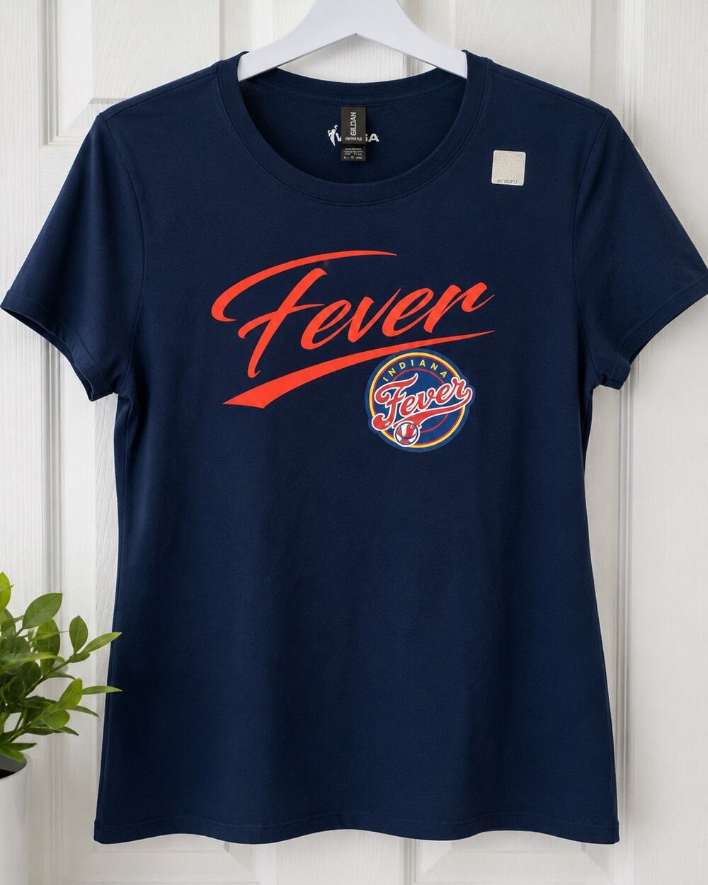 Indiana Fever WNBA Women’s Large T-Shirt Navy Gildan Softstyle NWOT